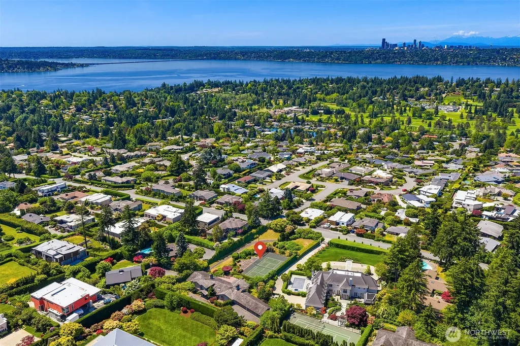 1700 92nd Avenue NE Clyde Hill WA 98004