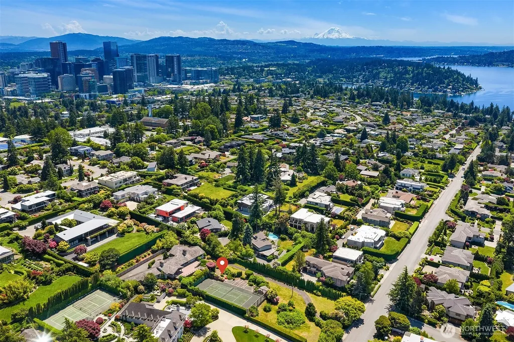 1700 92nd Avenue NE Clyde Hill WA 98004