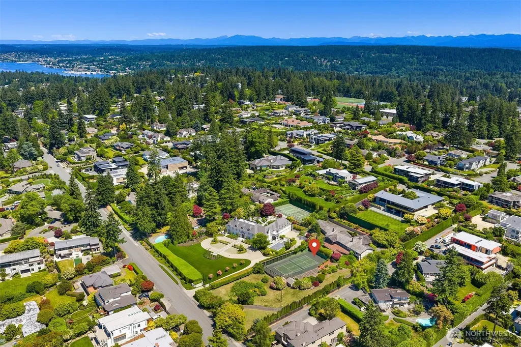1700 92nd Avenue NE Clyde Hill WA 98004