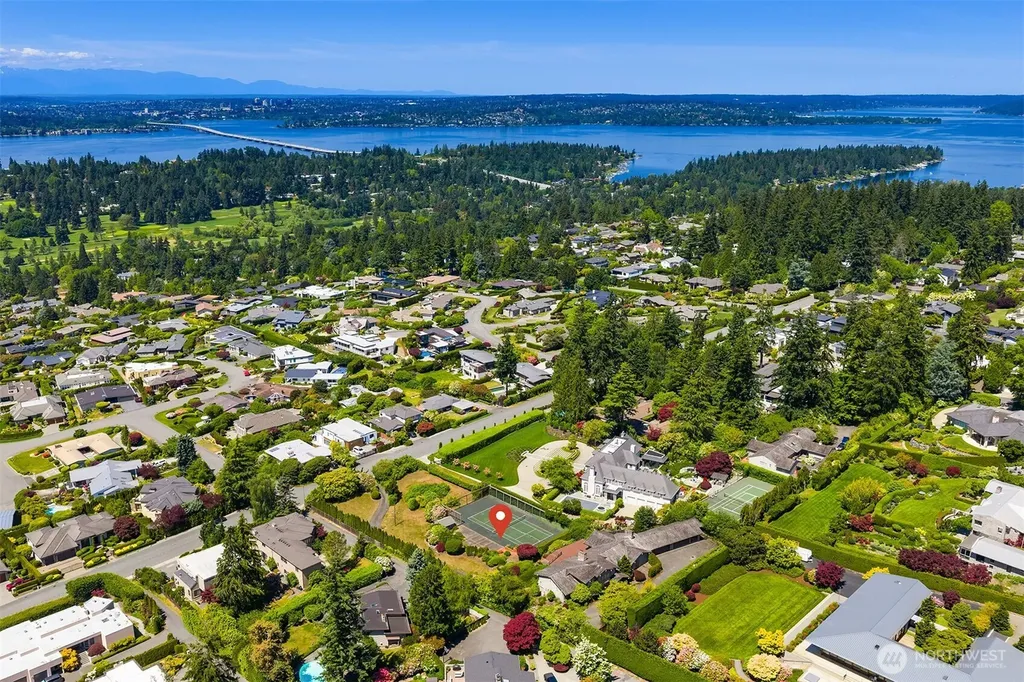 1700 92nd Avenue NE Clyde Hill WA 98004