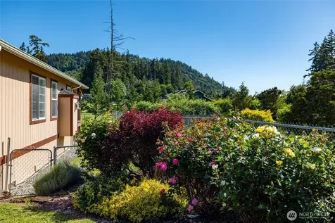 1803 S 30th Street Mount Vernon WA 98274
