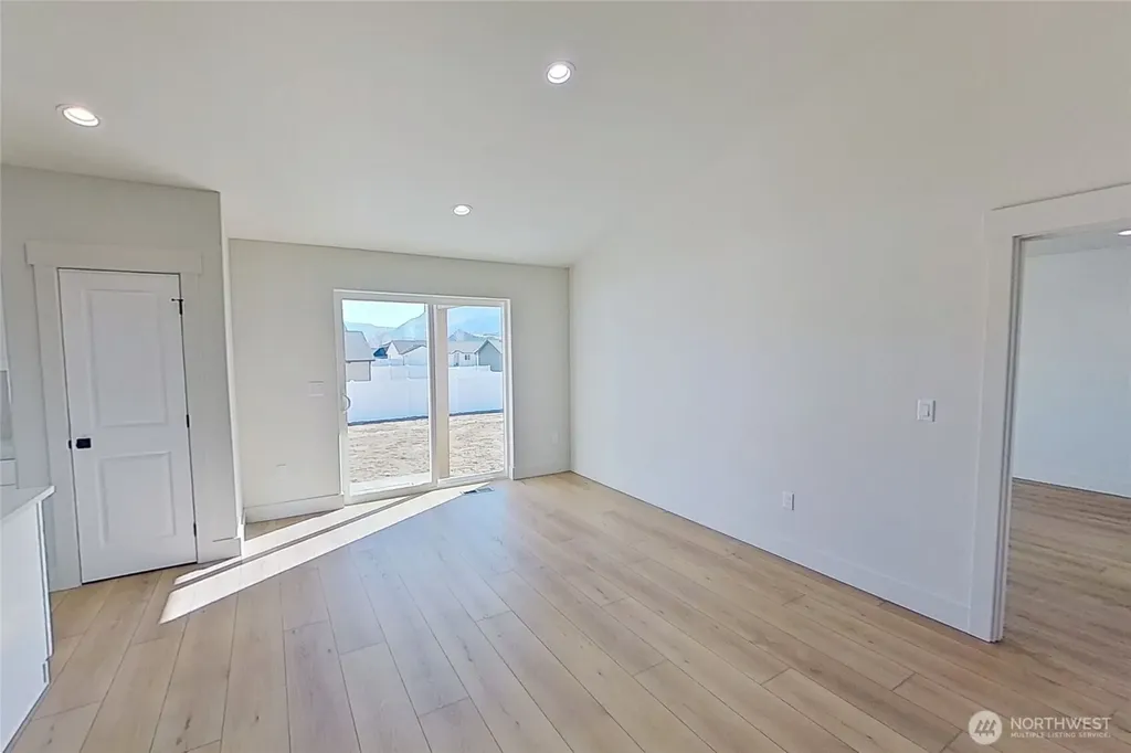 177 Country Cottage Lane Malaga WA 98828