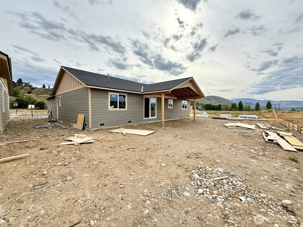 177 Country Cottage Lane Malaga WA 98828