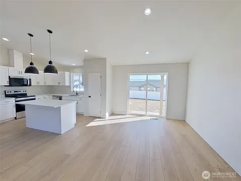 177 Country Cottage Lane Malaga WA 98828