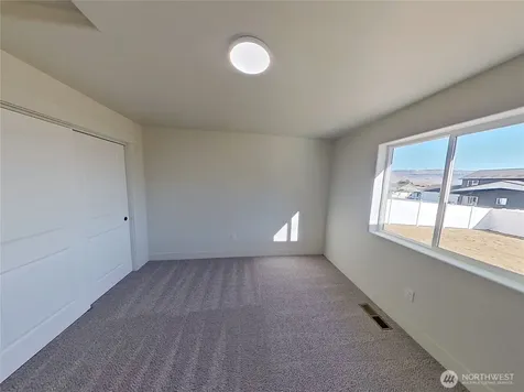 177 Country Cottage Lane Malaga WA 98828
