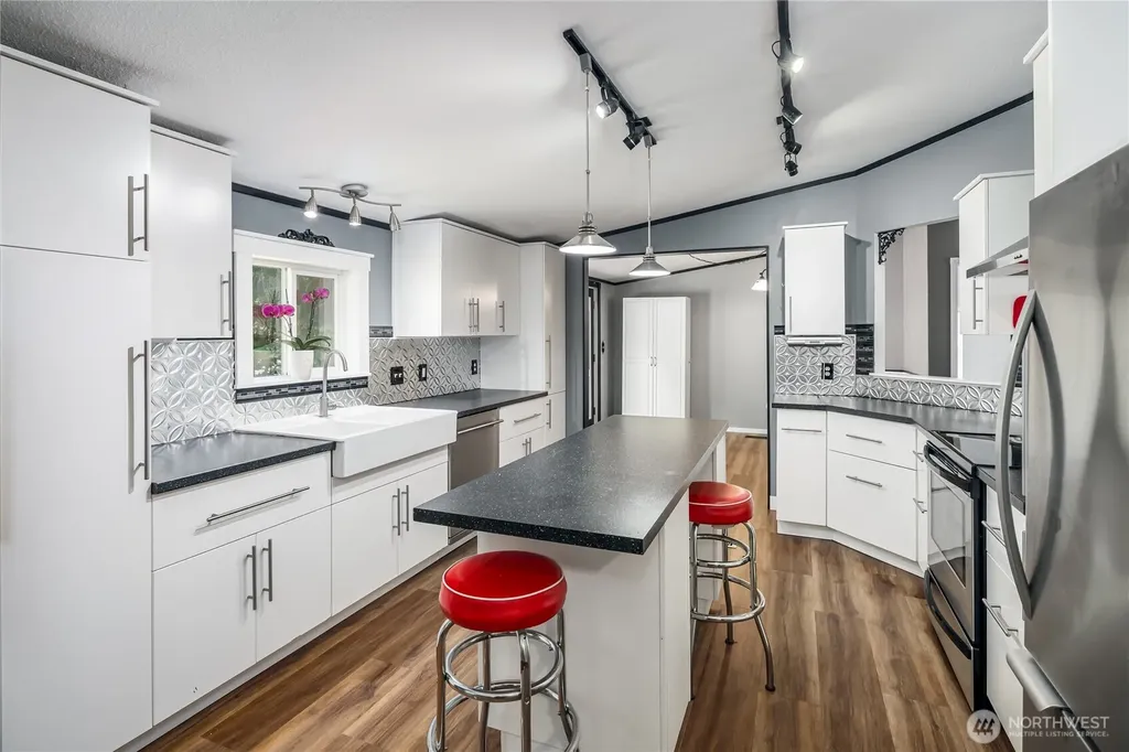2427 Leroy Place Camano Island WA 98282