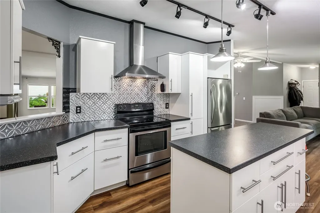 2427 Leroy Place Camano Island WA 98282