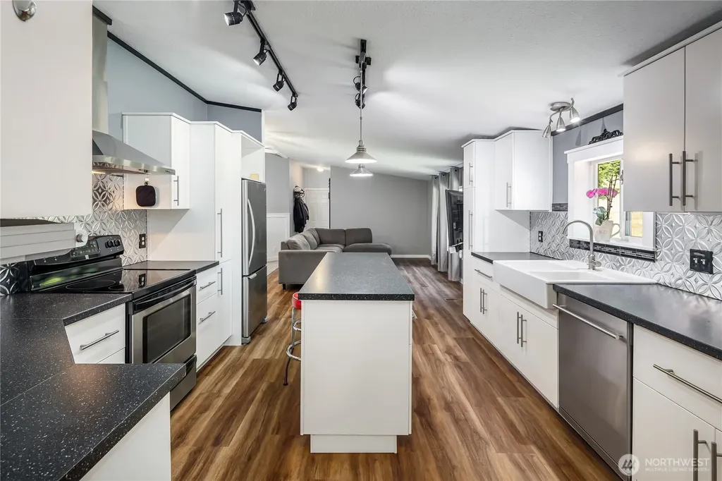 2427 Leroy Place Camano Island WA 98282