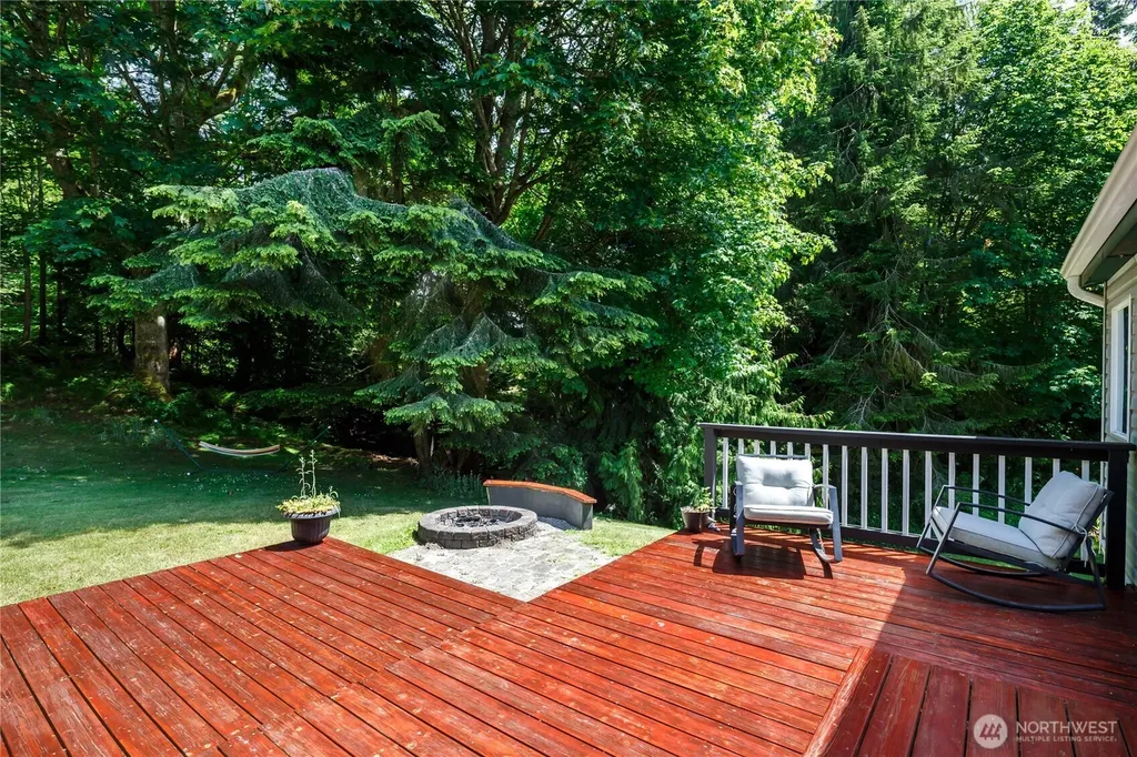 2427 Leroy Place Camano Island WA 98282