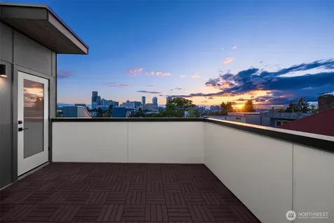 823 17th Avenue Seattle WA 98144