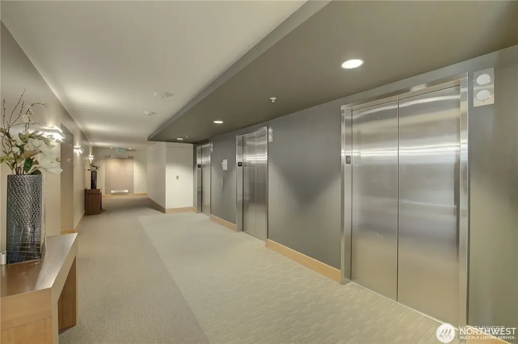 10650 NE 9th Place Bellevue WA 98004