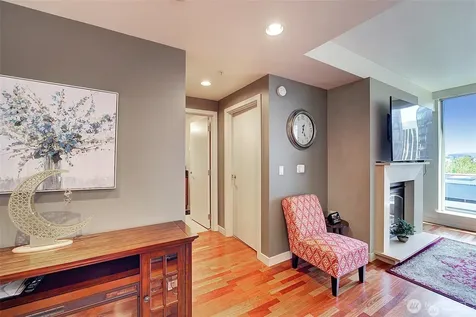 10650 NE 9th Place Bellevue WA 98004