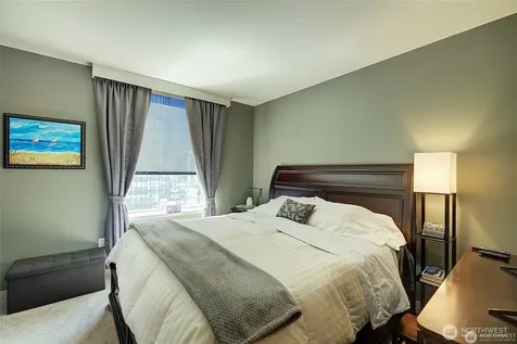10650 NE 9th Place Bellevue WA 98004