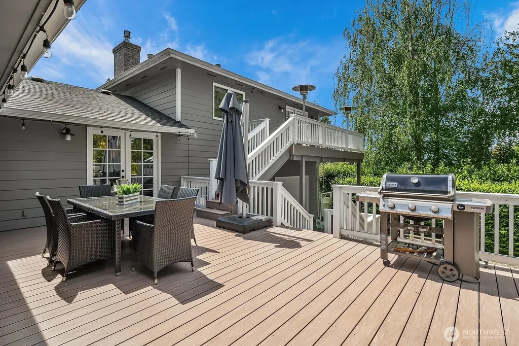 216 SW 192nd Street Normandy Park WA 98166