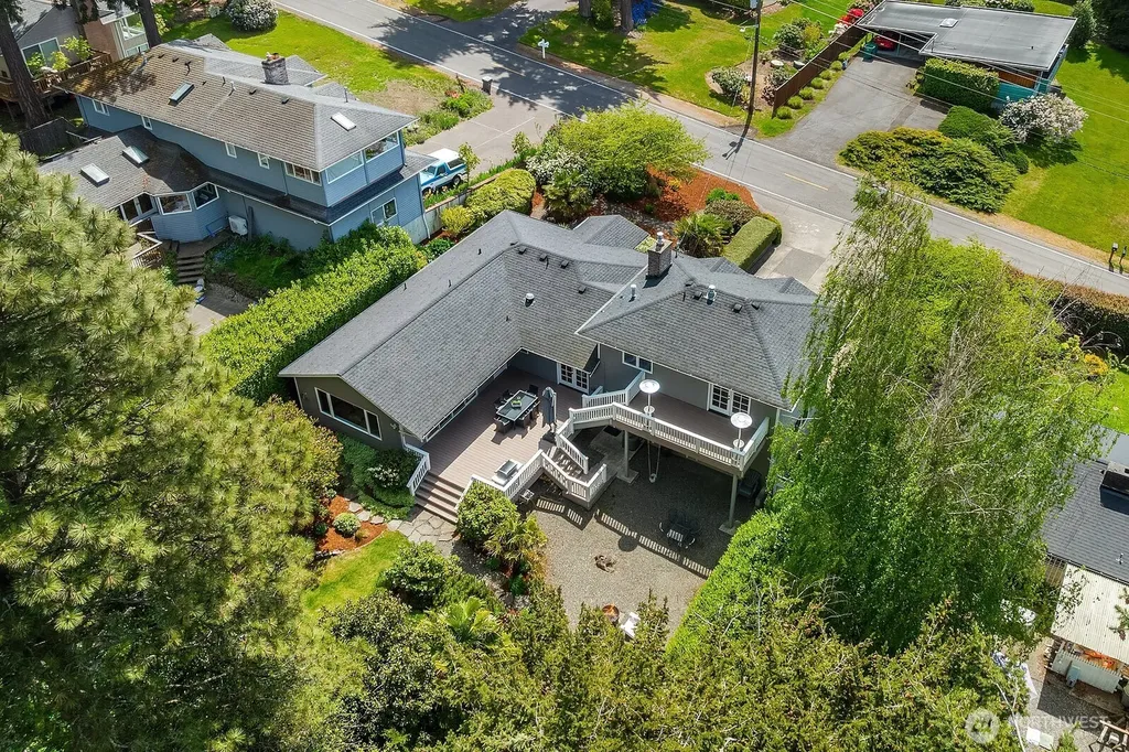 216 SW 192nd Street Normandy Park WA 98166