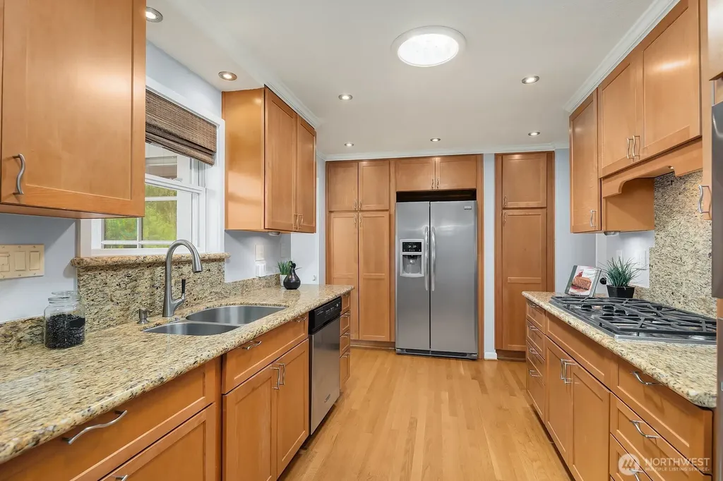 216 SW 192nd Street Normandy Park WA 98166