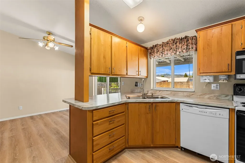 425 Nightengale Place East Wenatchee WA 98802