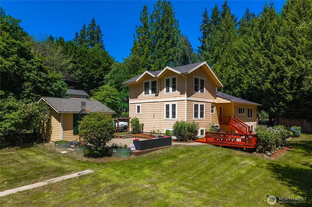 18443 Ballinger Way NE Lake Forest Park WA 98155