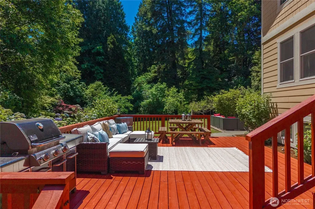 18443 Ballinger Way NE Lake Forest Park WA 98155