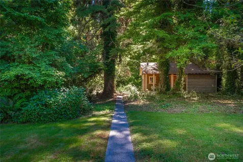 18443 Ballinger Way NE Lake Forest Park WA 98155