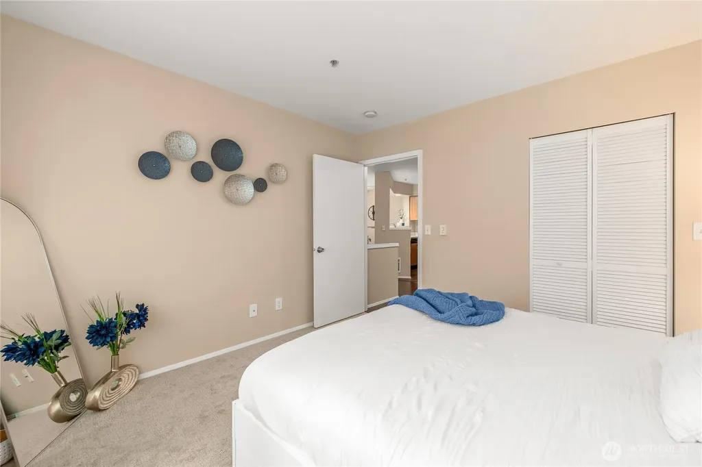 15300 112th Avenue NE Bothell WA 98011