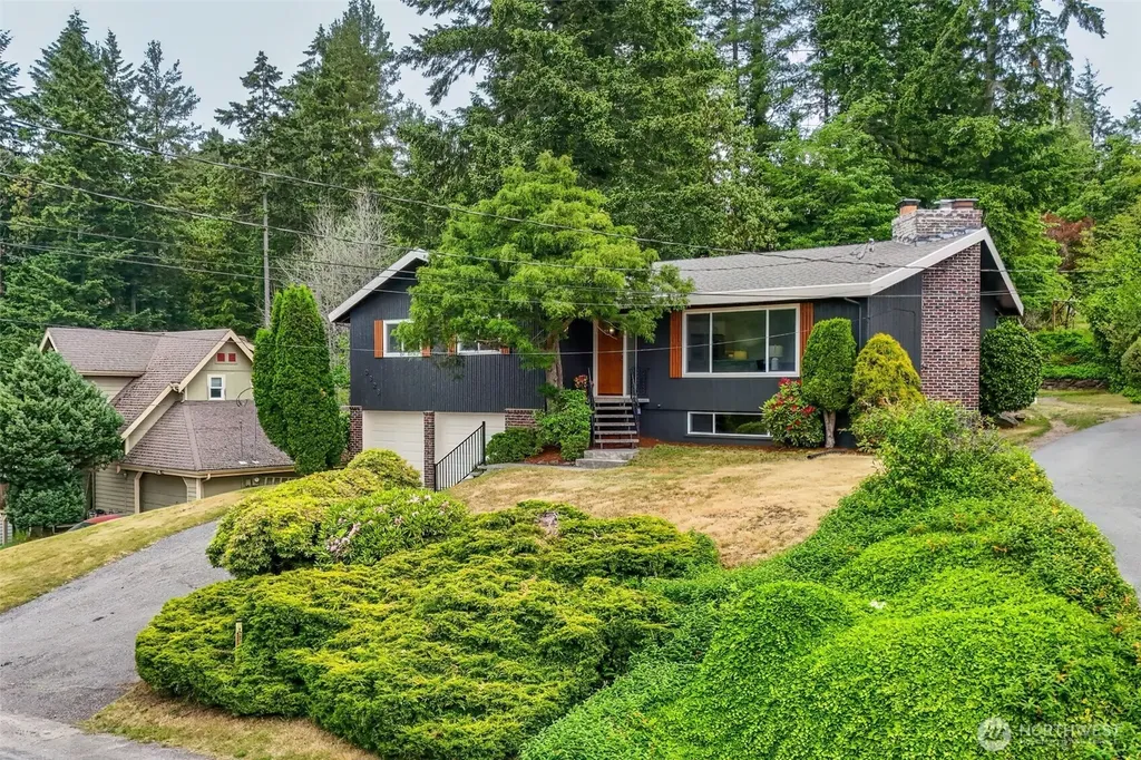 3828 Harbel Drive NE Bremerton WA 98310