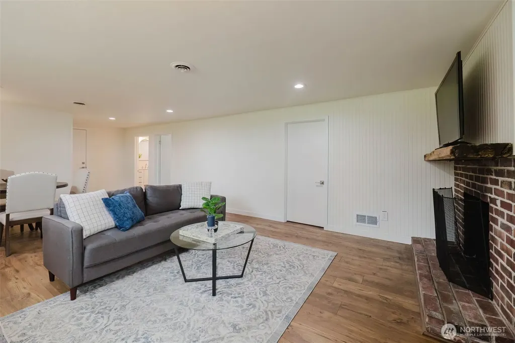 3828 Harbel Drive NE Bremerton WA 98310