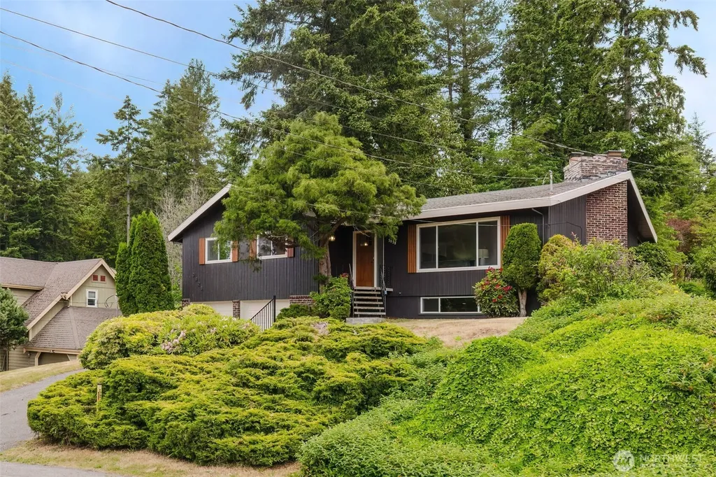 3828 Harbel Drive NE Bremerton WA 98310