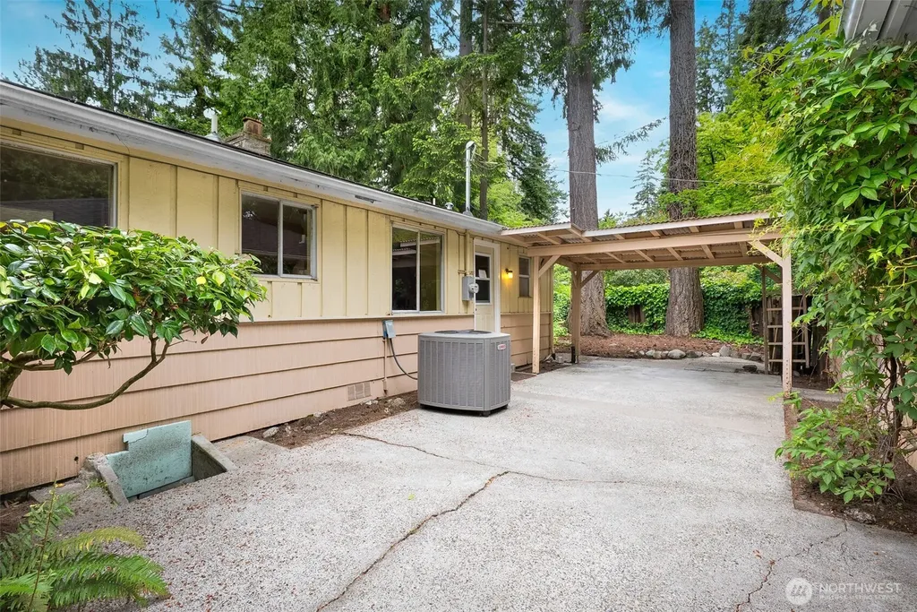 902 N 149th Street Shoreline WA 98133
