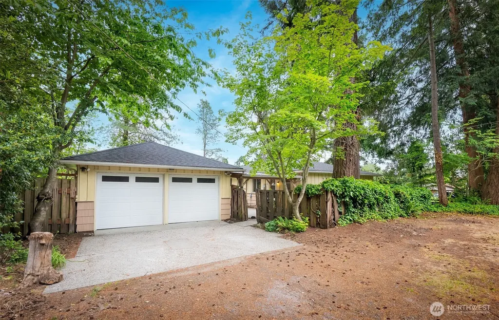 902 N 149th Street Shoreline WA 98133