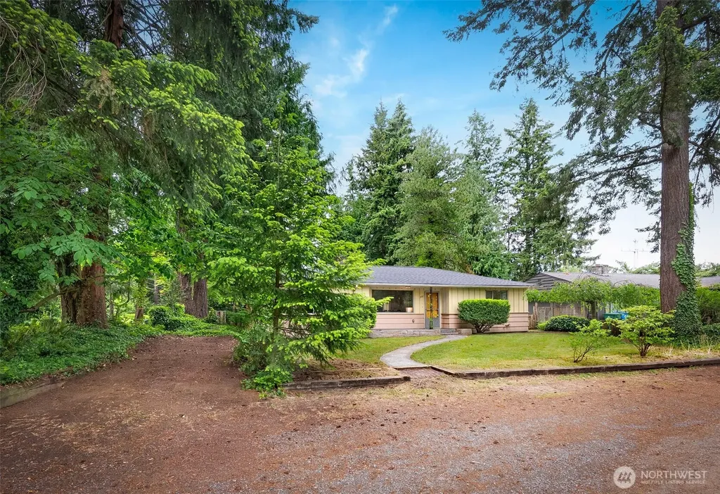 902 N 149th Street Shoreline WA 98133