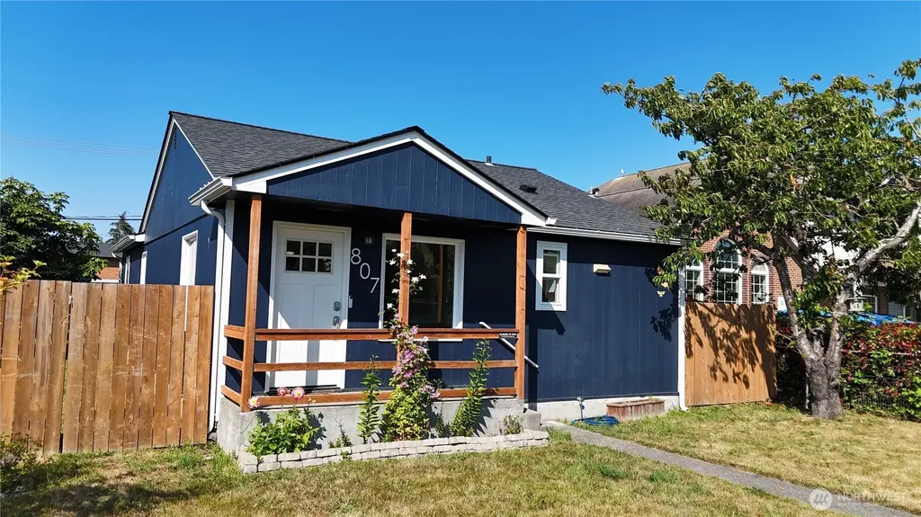 807 Georgiana Street Port Angeles WA 98362