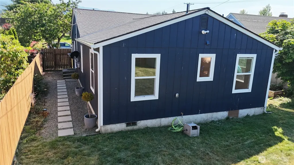 807 Georgiana Street Port Angeles WA 98362