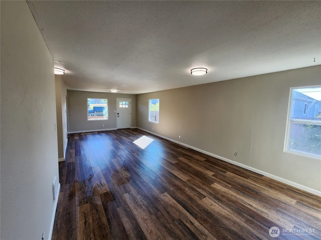 807 Georgiana Street Port Angeles WA 98362
