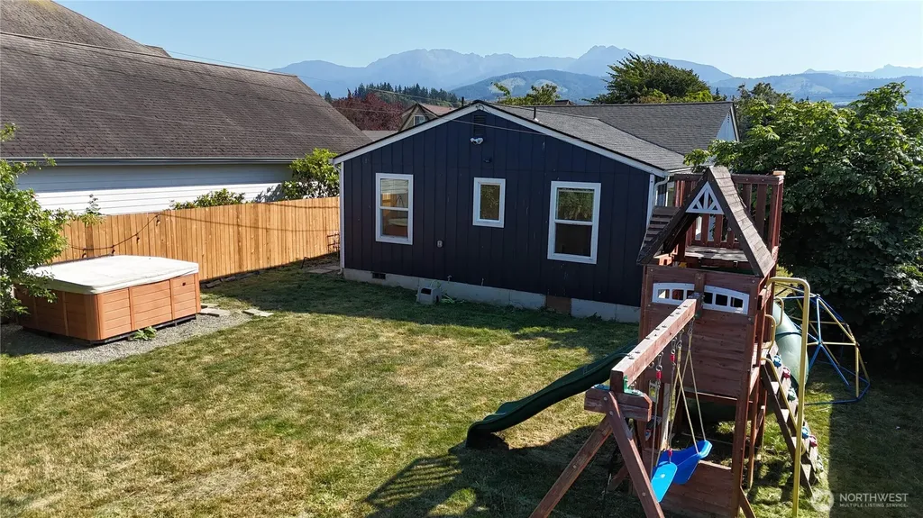 807 Georgiana Street Port Angeles WA 98362