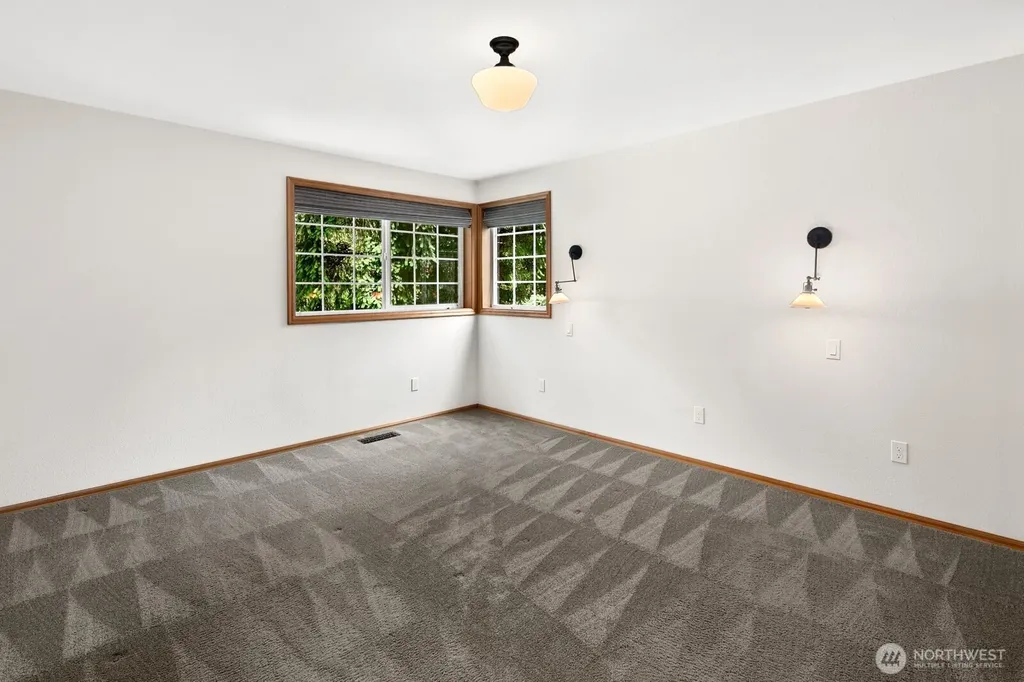 7825 NE 140th Place Kirkland WA 98034