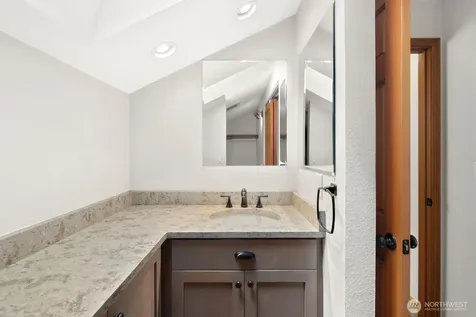 7825 NE 140th Place Kirkland WA 98034