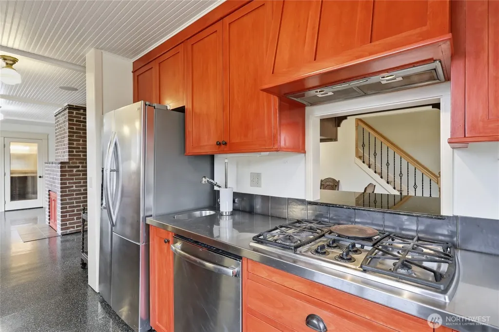 1223 Garfield Port Townsend WA 98368