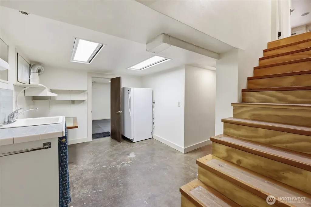 1223 Garfield Port Townsend WA 98368
