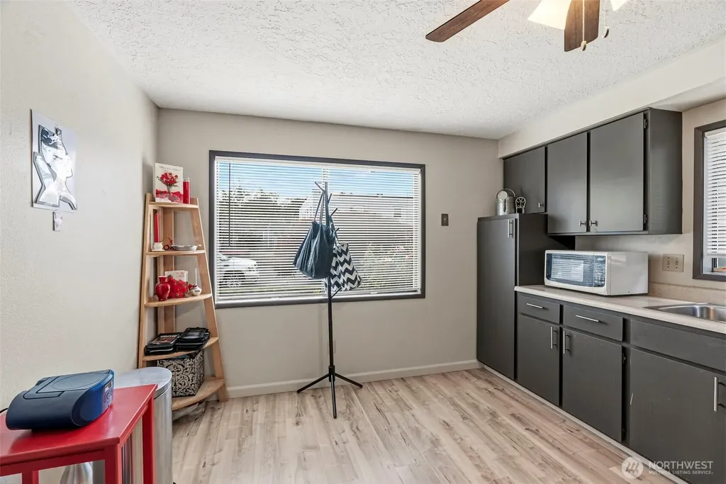 1521 9th Avenue Longview WA 98632