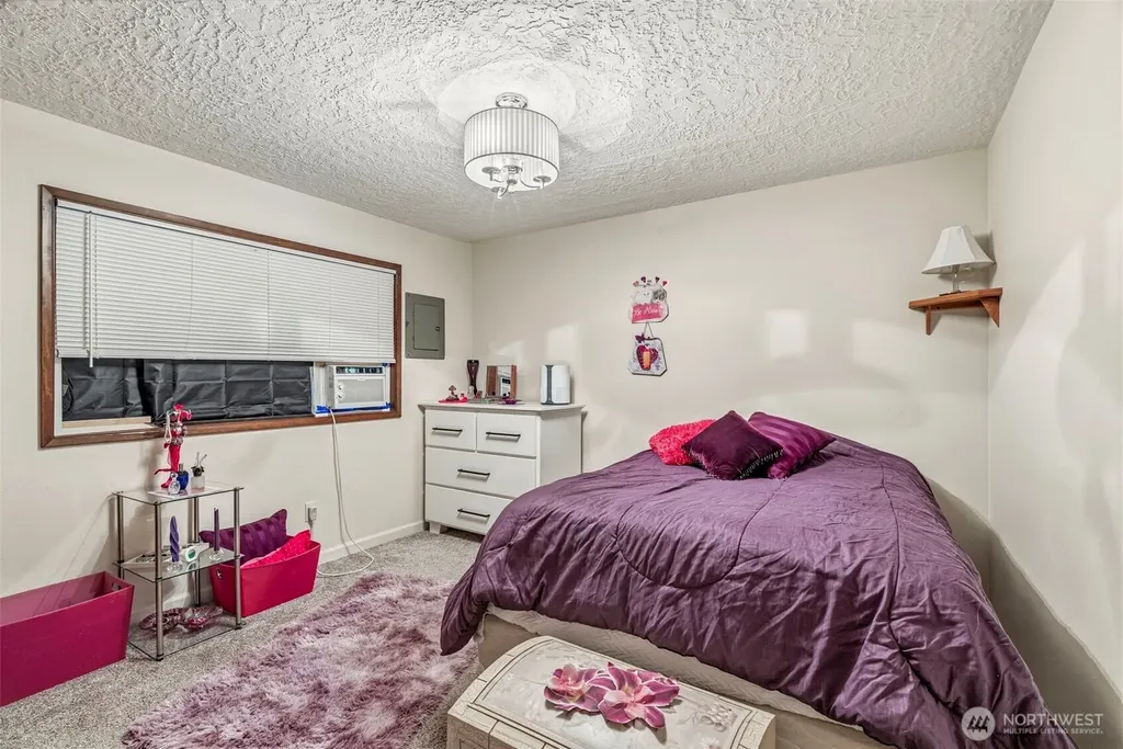 1521 9th Avenue Longview WA 98632