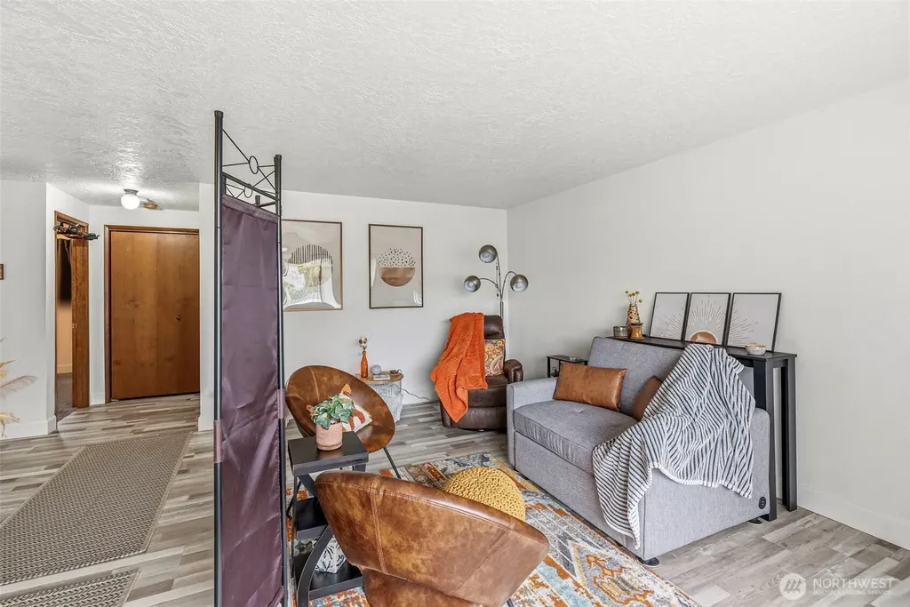 1521 9th Avenue Longview WA 98632