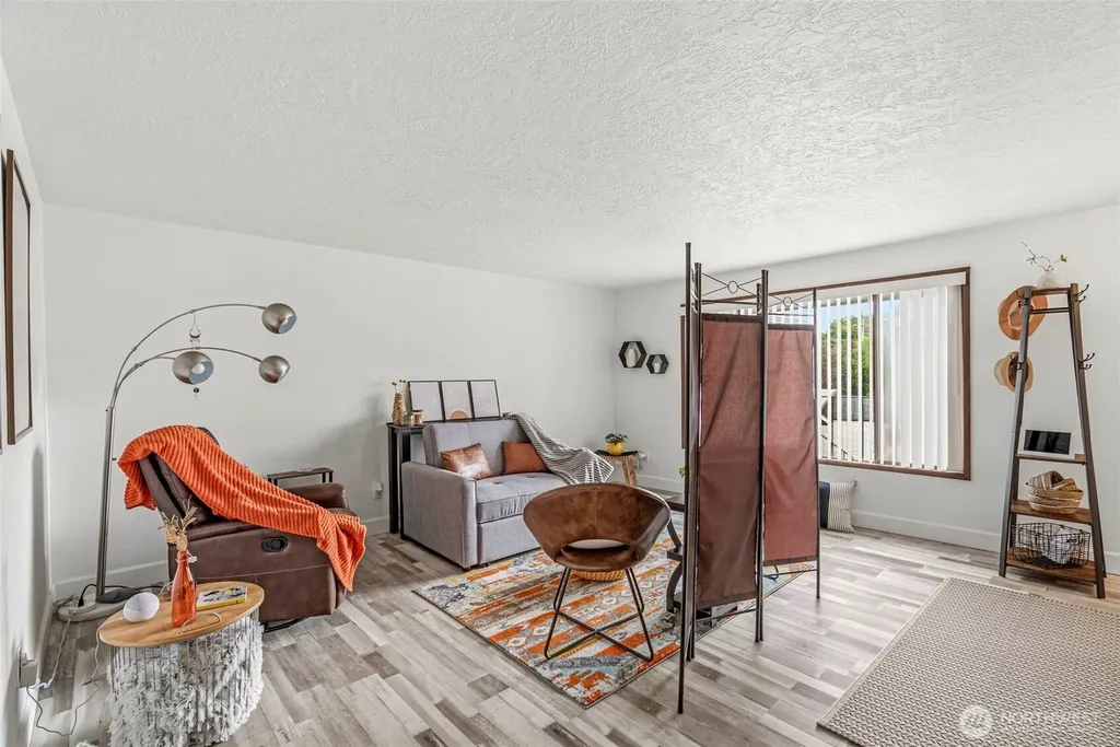 1521 9th Avenue Longview WA 98632