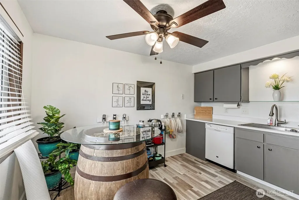 1521 9th Avenue Longview WA 98632