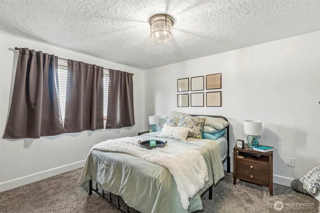 1521 9th Avenue Longview WA 98632