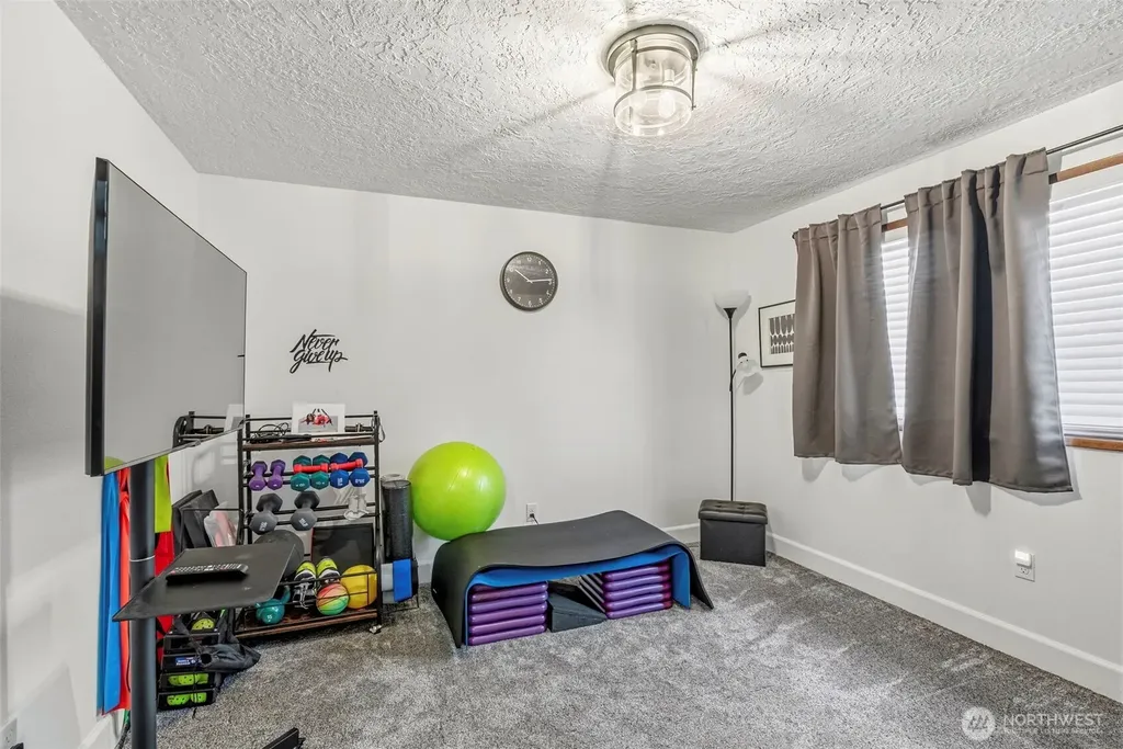 1521 9th Avenue Longview WA 98632