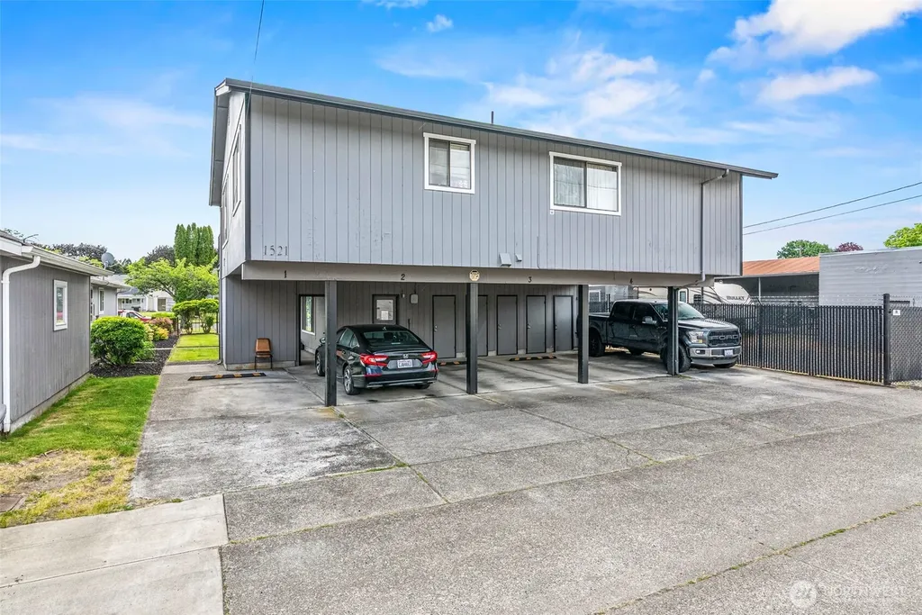 1521 9th Avenue Longview WA 98632