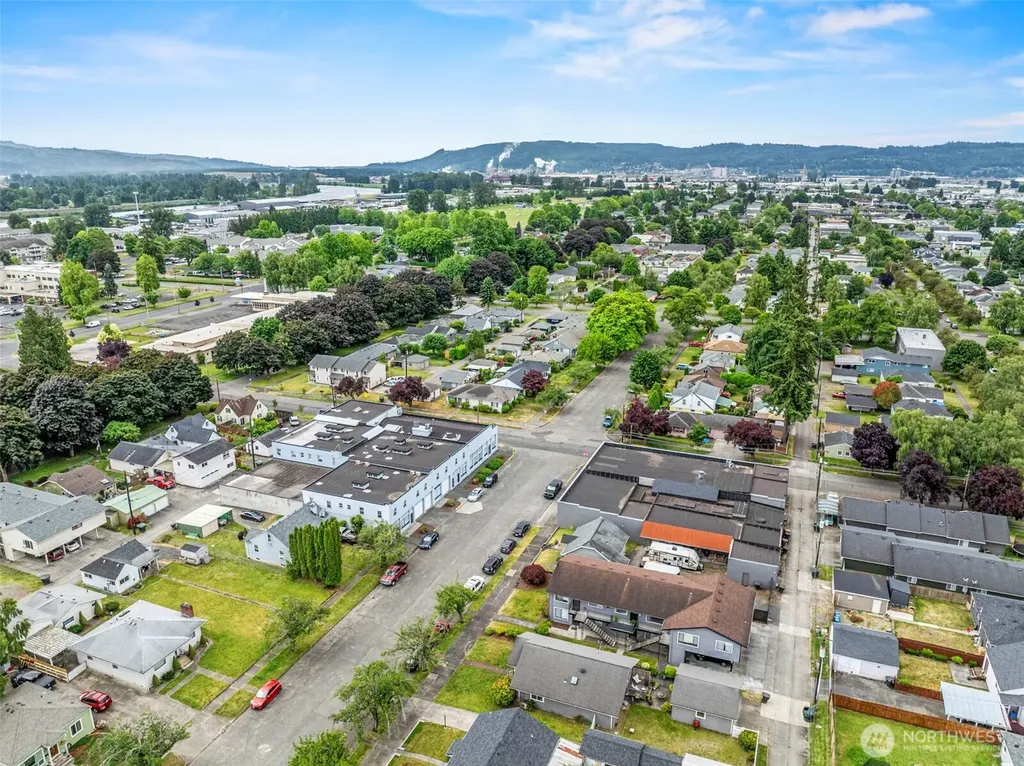 1521 9th Avenue Longview WA 98632