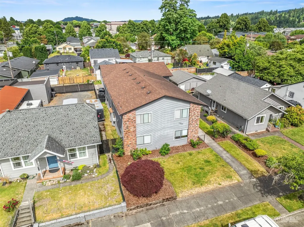 1521 9th Avenue Longview WA 98632