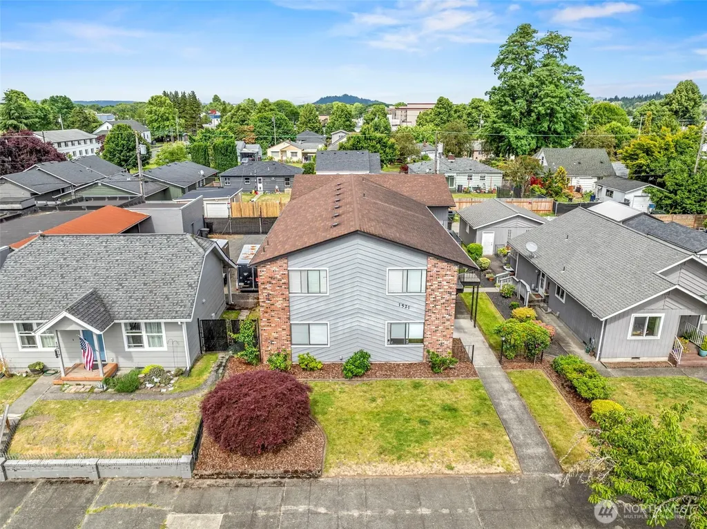1521 9th Avenue Longview WA 98632